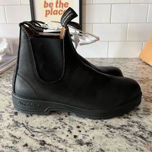 Brand New Blundstone 558 Black size 8